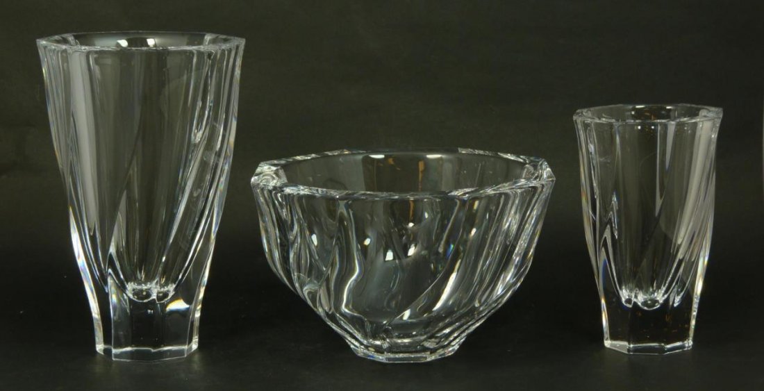 LOT OF 3 HEAVY ORREFORS CRYSTAL OBJECTS: LOT OF 3 HEAVY ORREFORS CRYSTAL OBJECTS All the same pattern. Measures 8" vase (20.32cm), 8" bowl (20.32cm), 6" (15.24cm) bowl.
