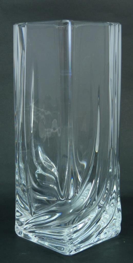LARGE & HEAVY DAUM FRANCE CRYSTAL VASE: Incised signature 'Daum France' to base. Measures 9 1/2" height (24.13cm). Total weigh approx. 3470 grams.
