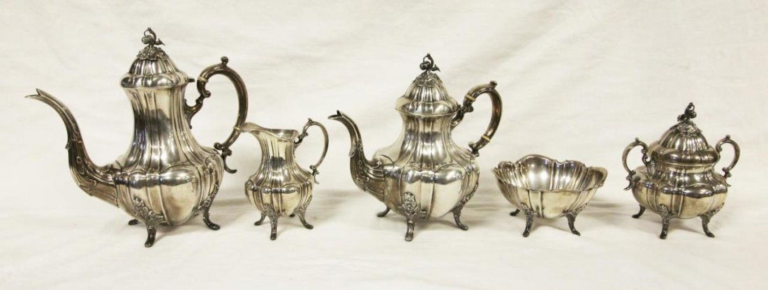 5 PIECE REED & BARTON STERLING SILVER TEA SET: 5 PIECE REED & BARTON STERLING SILVER TEA SET Consisting of a 12"(30.48cm) coffee pot, tea pot, waste bowl, covered sugar and creamer each piece signed Reed and Barton BRADFORD , circa 1930's . with a