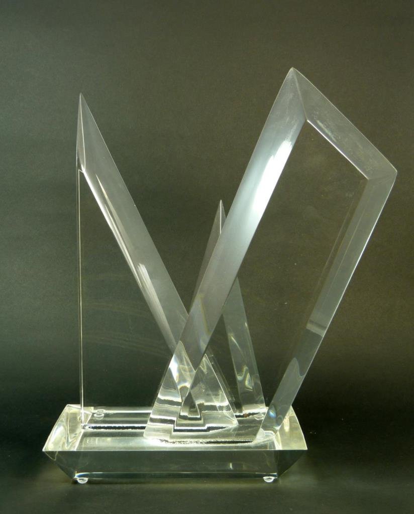 LOVELY LUCITE GEOMETRIC STATUE: Lovely Lucite geometric statue. Signed Van Teal. Circa 1970s. Measures approx 13" (33.02cm) Height. Total approx weight 1.9kg.