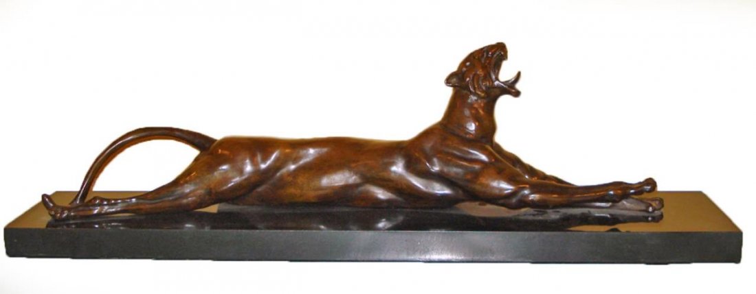 ANNA V. HYATT HUNTINGTON (AMERICAN) BRONZE TIGER: After Anna V. Hyatt Huntington (American, 1876-- 1973) bronze tiger. Prominent American sculpture who worked out of New York City. Signed to tiger "V. Hyatt". Bronze measures approx 29.1/2" (74.93cm)