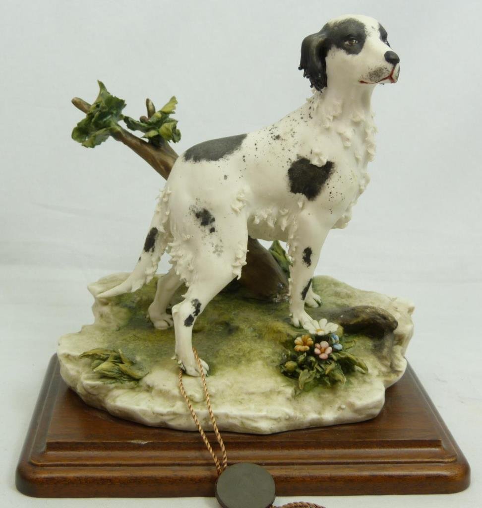 CAPODIMONTE PORCELAIN FIGURINE OF A DOG: Measures approx 6" (15.24cm) Tall. Total weight 690g.
