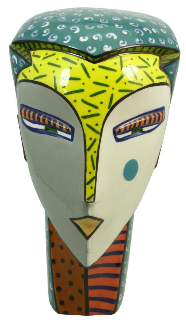 VINTAGE ABSTRACT PORCELAIN STUDIO BUST: In the manor of Romero Britto. Bust is signed Art D' Esther. Measures 11 1/2" (29.21cm) Tall. Total weight 1.02kg.
