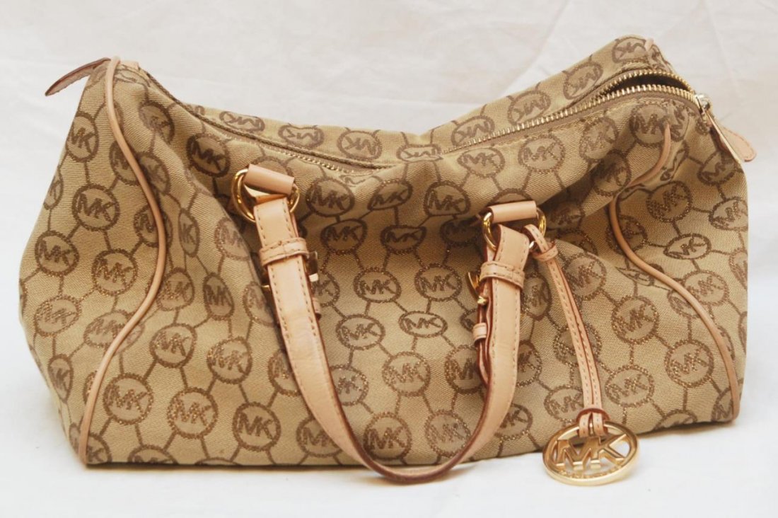 MICHAEL KORS LADIES CANVAS PURSE: Measures 11" (27.94cm) Wide x 9" (22.86cm) Tall. Total weight 664g.