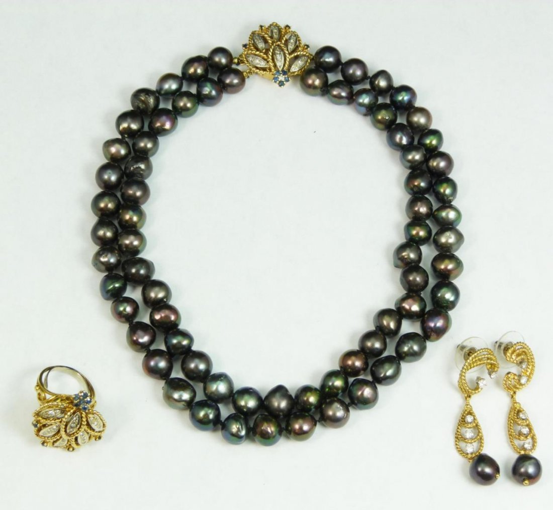 EXTRAORDINARY 14KT YG, DIAMOND & BLACK PEARL SUITE: Necklace contains sapphires, diamonds and approximately seventy Tahitian black natural pearls. Each pearl measures approx 8mm. The end of the necklace contains a 14kt yellow gold pendant with approxim