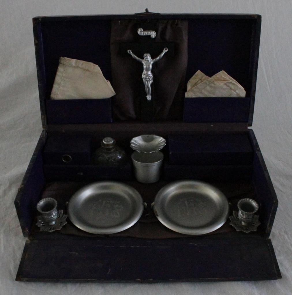 ANTIQUE PORTABLE SICK CALL BOX (1 of 6)