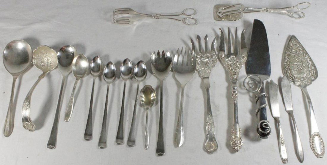 18 PIECES OF SILVERPLATE FLATWARE ITEMS (1 of 9)