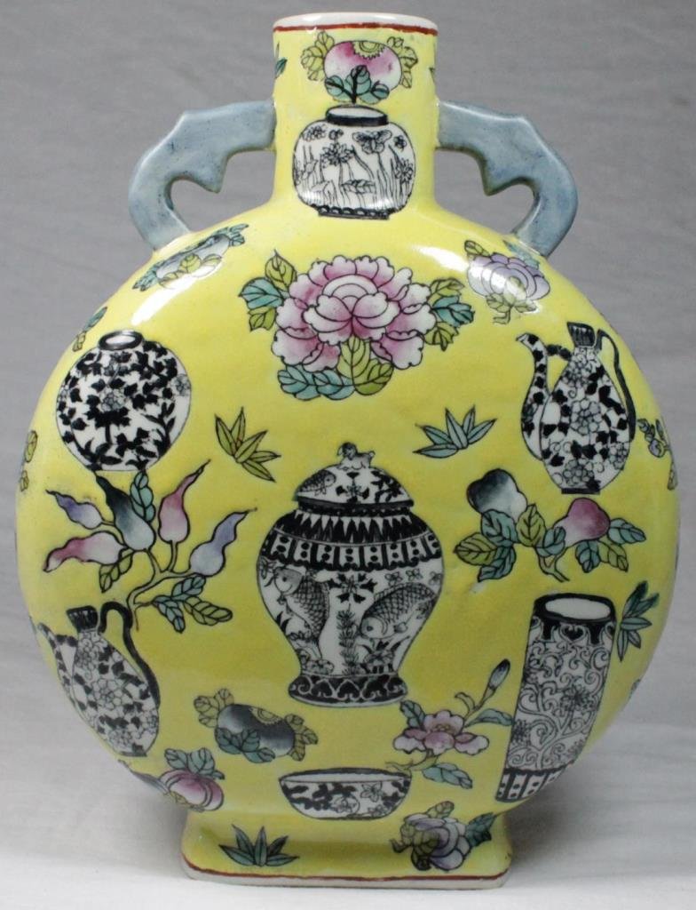 EARLY 20th C CHINESE GROUND MOON FLASK VASE (1 of 8)