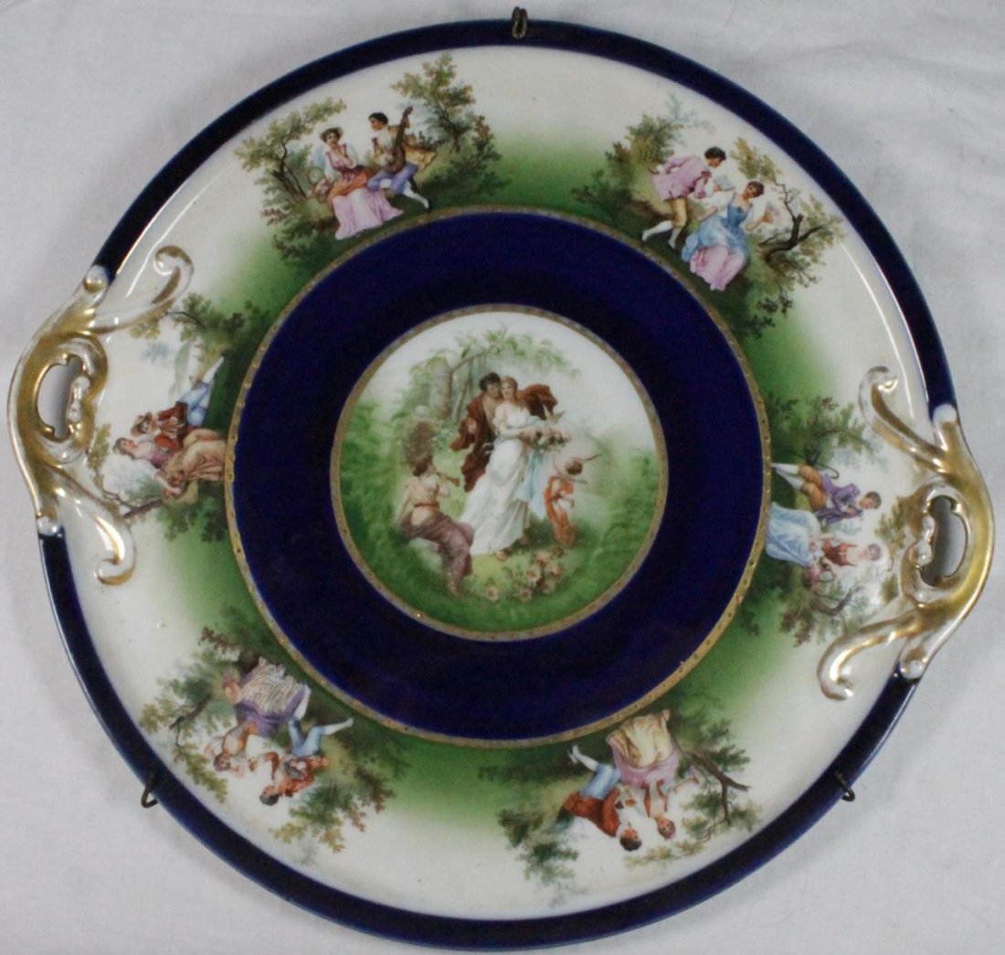 ROYAL VIENNA ROUND COURTING COUPLES CHARGER (1 of 7)