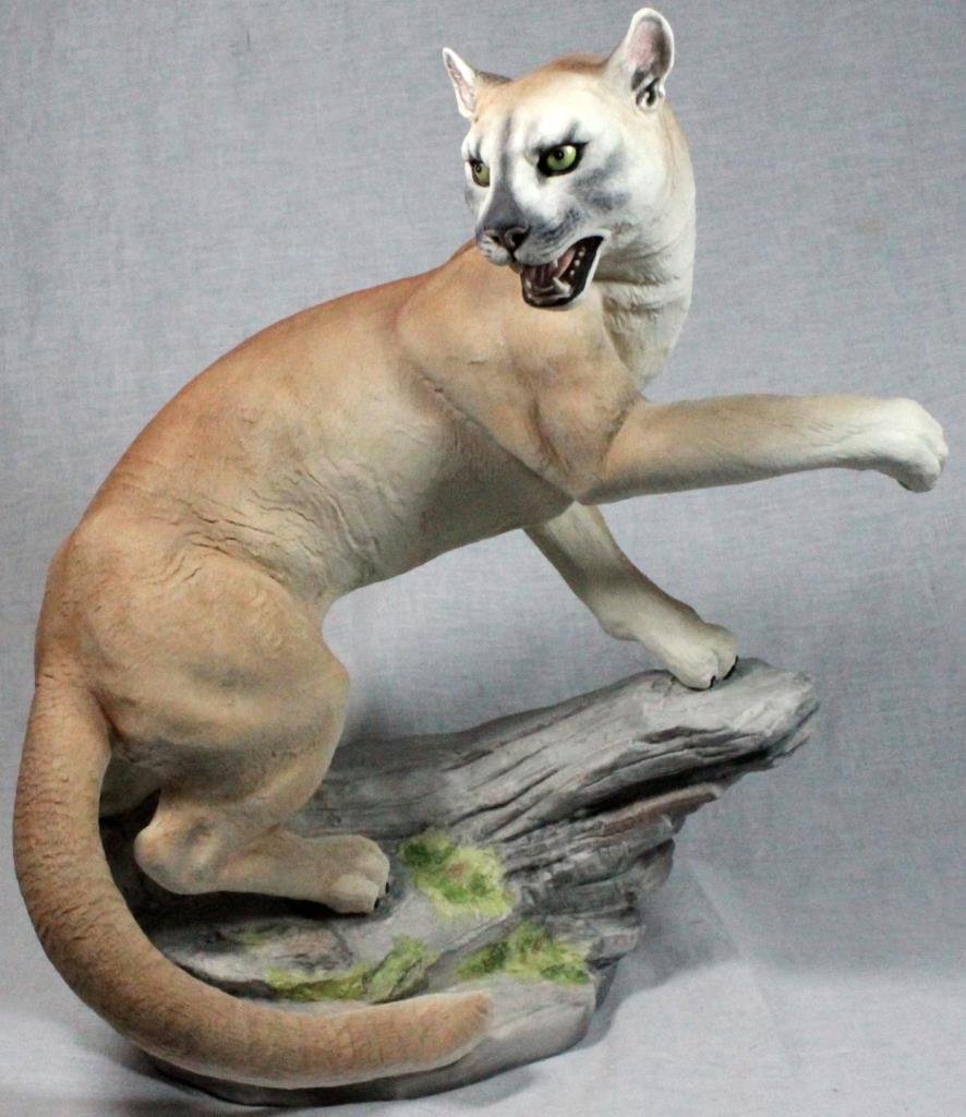 BOEHM PORCELAIN FIGURE OF A COUGAR 10093 (1 of 10)