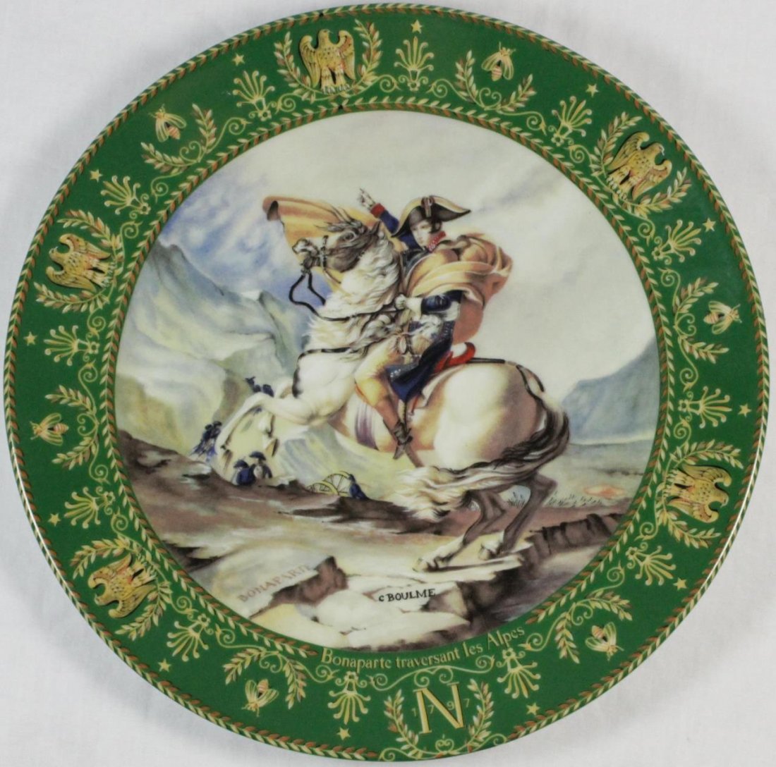 D'ARCEAU LIMOGES NAPOLEON BONAPARTE PLATE: D'arceau Limoges porcelain collector plate depicting 'Bonaparte Traversant Les Alpes'. Plate measures approx. 8 1/2" diameter (22cm). Total weight approx. 330 grams.