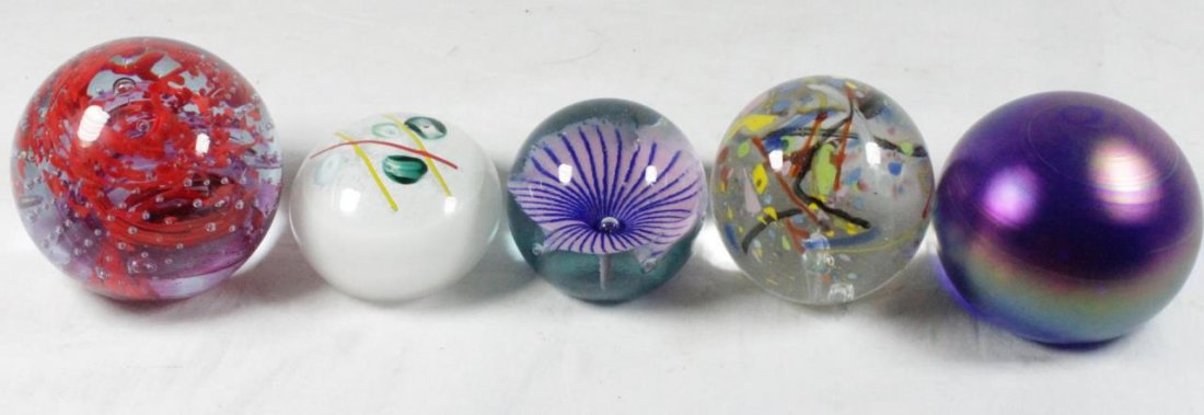 LOT OF 5 SIGNED STUDIO ART GLASS PAPERWEIGHTS (1 of 9)