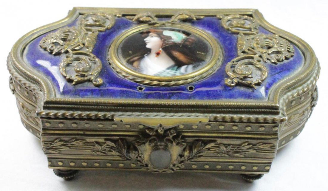 ANTIQUE FRENCH ART NOUVEAU GUILLOCHE PORTRAIT BOX (1 of 10)