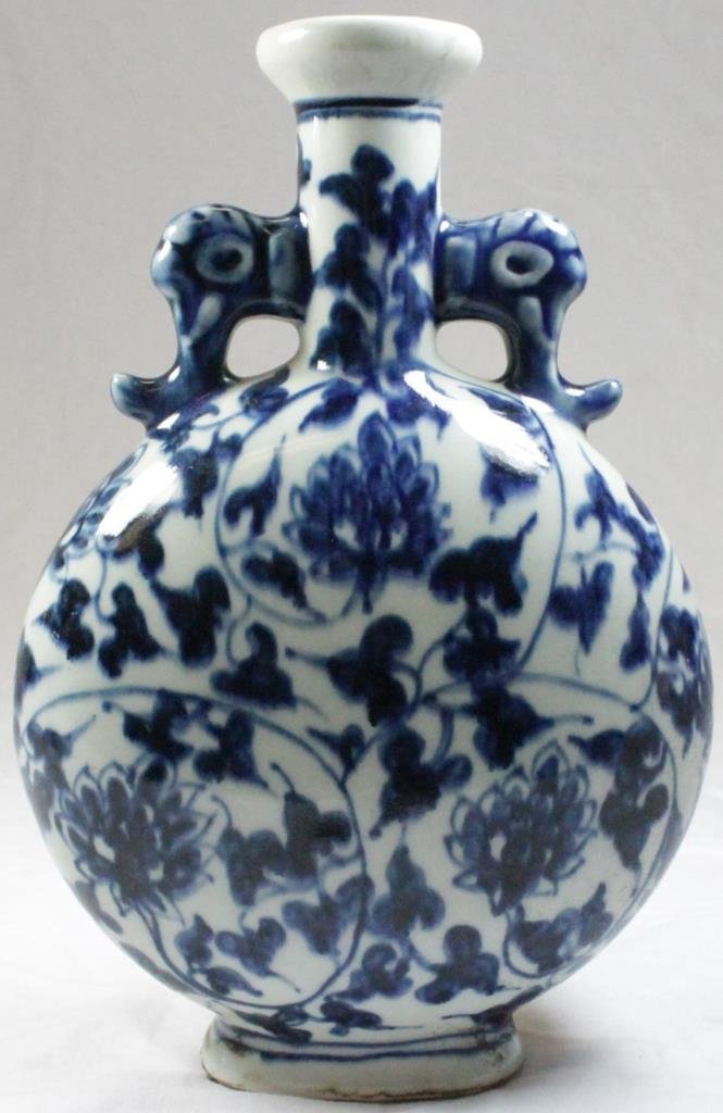 CHINESE BLUE & WHITE PORCELAIN MOON FLASK VASE (1 of 6)