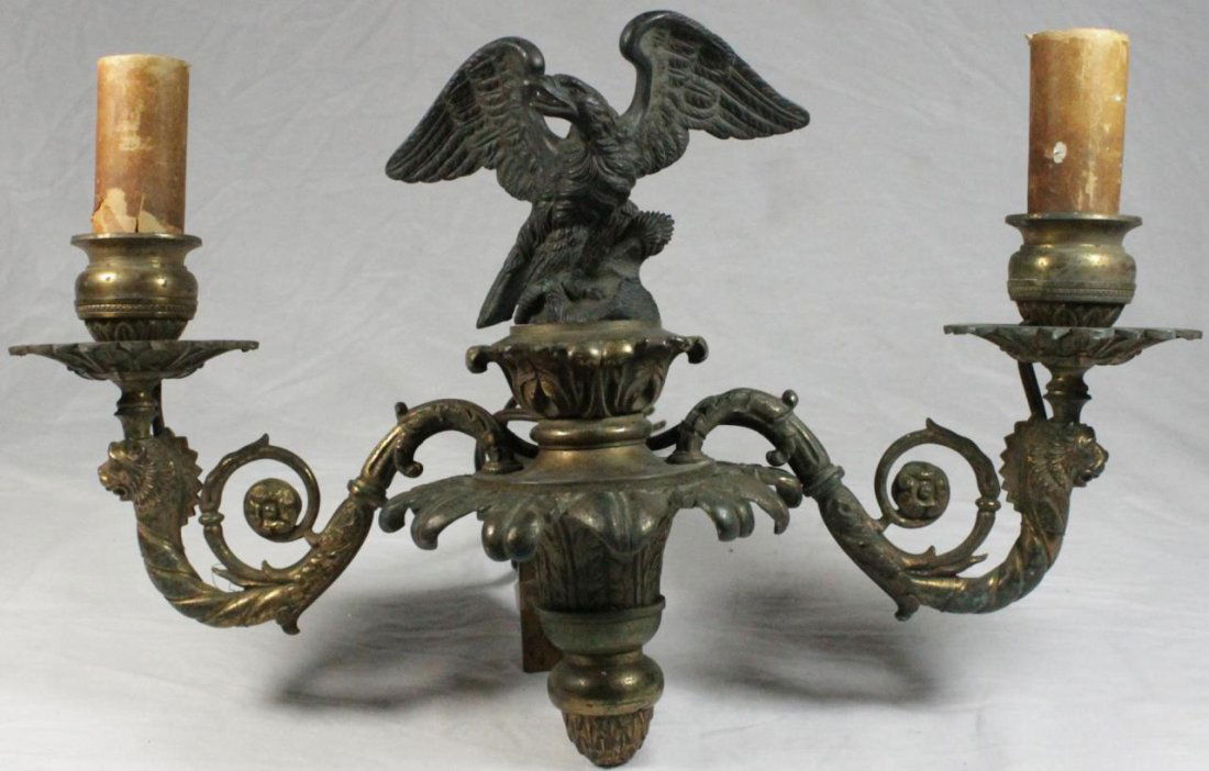 ANTIQUE AMERICAN BRASS FIGURAL EAGLE WALL SCONCE (1 of 7)