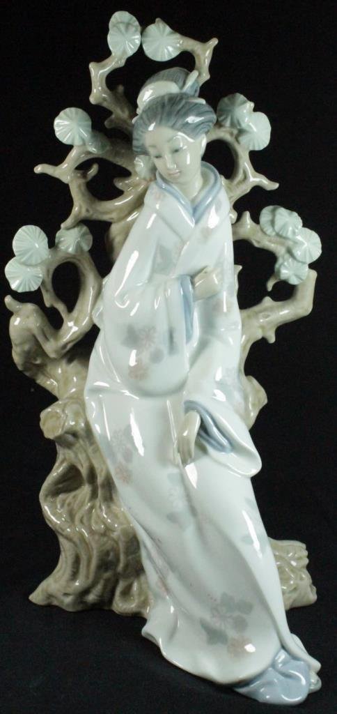 LLADRO PORCELAIN FIGURE 'GEISHA' 1993 # 4807 (1 of 9)