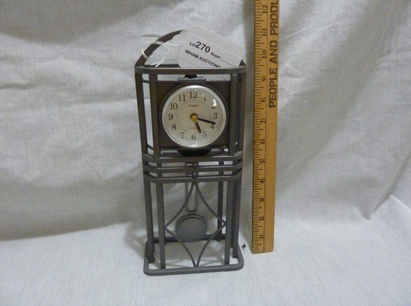 Timex Quartz w/ Moving Pendulum Clock: Working
