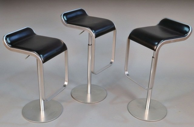 Set of Three Italian Leather and Steel Bar Stools: Black leather seats. Adjustable height.