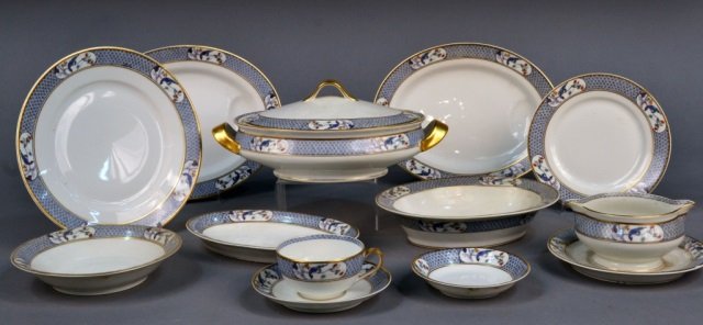 Haviland Limoge Porcelain Dinner Service: Provenance: Estate of Leo Barrile, Leo's Antiques in Bensonhurst NY