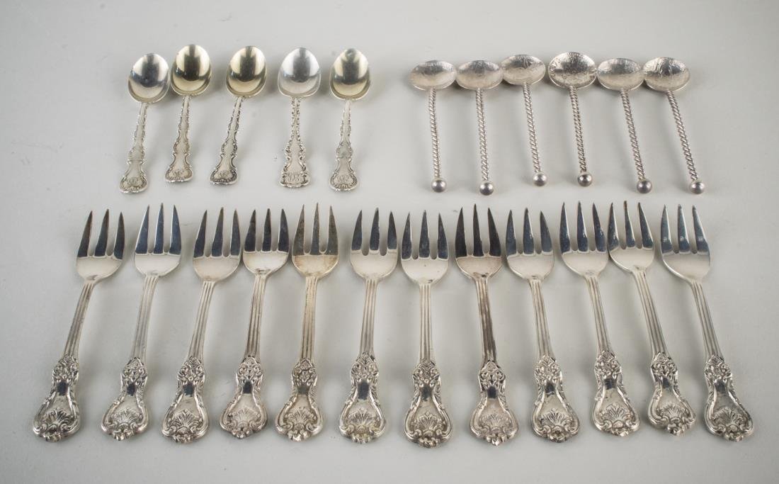 Group of Sterling Silver Flatware: Various makers and assorted patterns, including a set of coffee spoons, some silver plated articles. 100 grams.