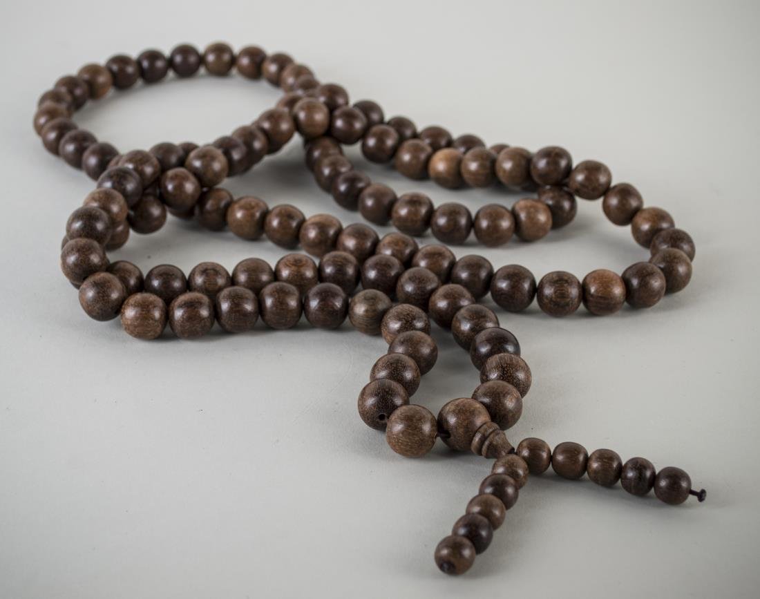 Chen Shang Payer Beads: String of one hundred and eight beads. String length, approximately 762 inches.