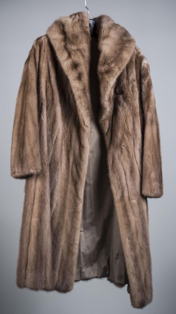 Blond Mink Coat: Full length, size medium.