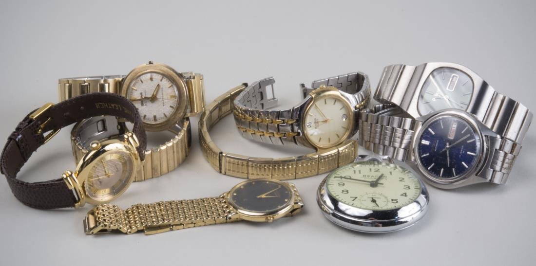 Group of Wrist Watches: Including Seiko, Automatic, Pulsar quartz, Bulova quartz, Bulova 30 jewels selfwinding, Citizen Elegance, Sergio Valente, quartz and Beacon pocket watch. Notice to bidders: Condition reports and addit