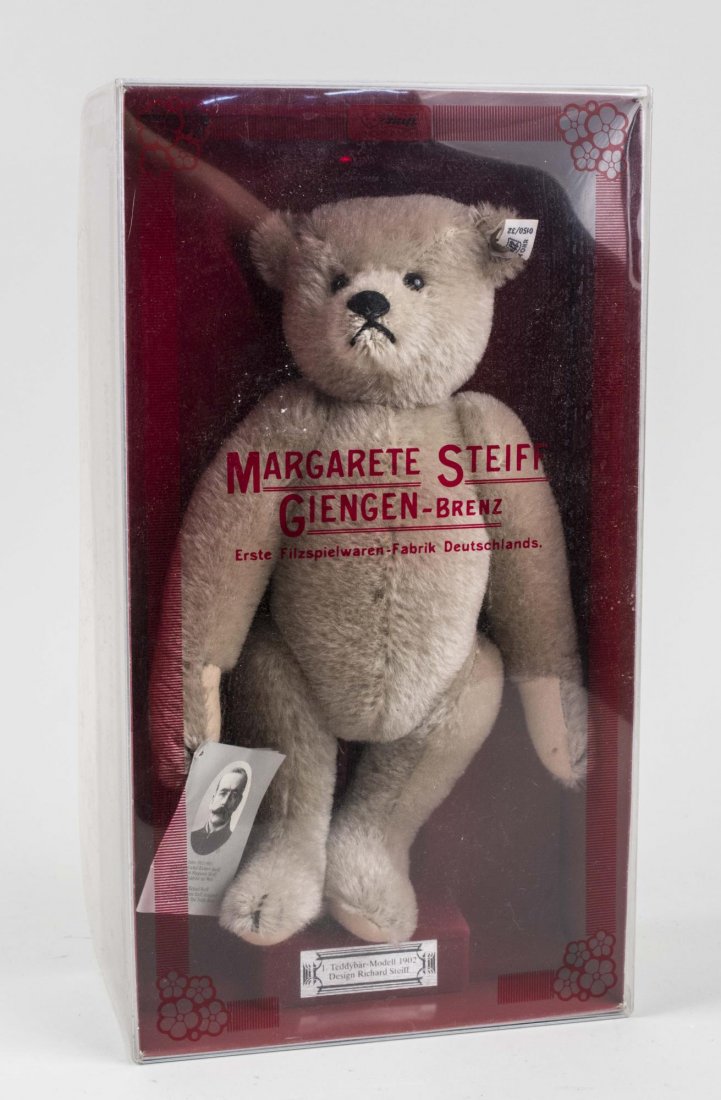 Steiff Bear: In original box. Notice to bidders: Condition reports and additional photographs are provided by request as a courtesy to our clients, as such any condition report is only an opinion and should not be