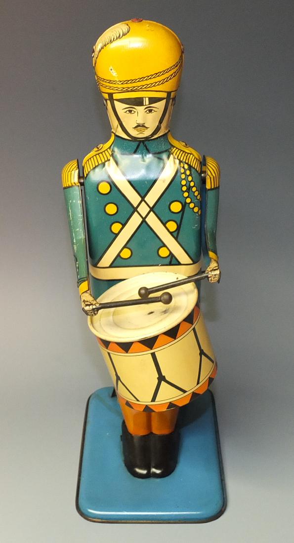 WOLVERINE 13.5" TIN  WINDUP DRUM MAJOR #27 (1 of 5)