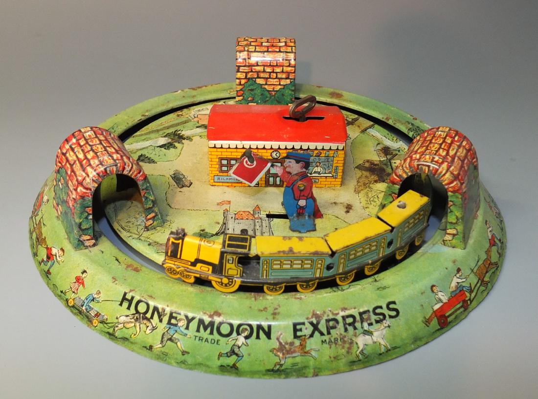 MARX 1st VERSION HONEYMOON EXPRESS TIN TRAIN (1 of 4)