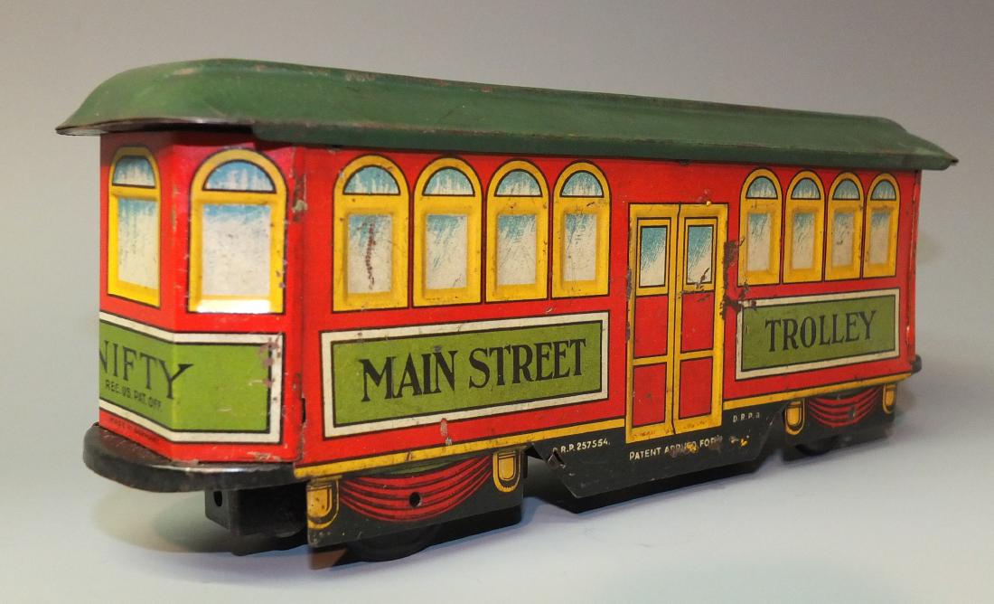 NIFTY GERMAN MAIN STREET TROLLEY WINDUP (1 of 6)