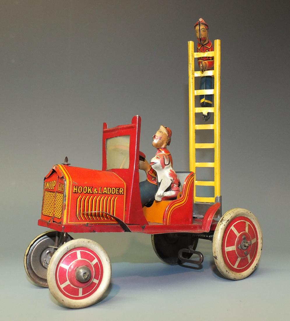 MARX SNOOPY GUS WILD FIREMAN HOOK & LADDER (1 of 10)