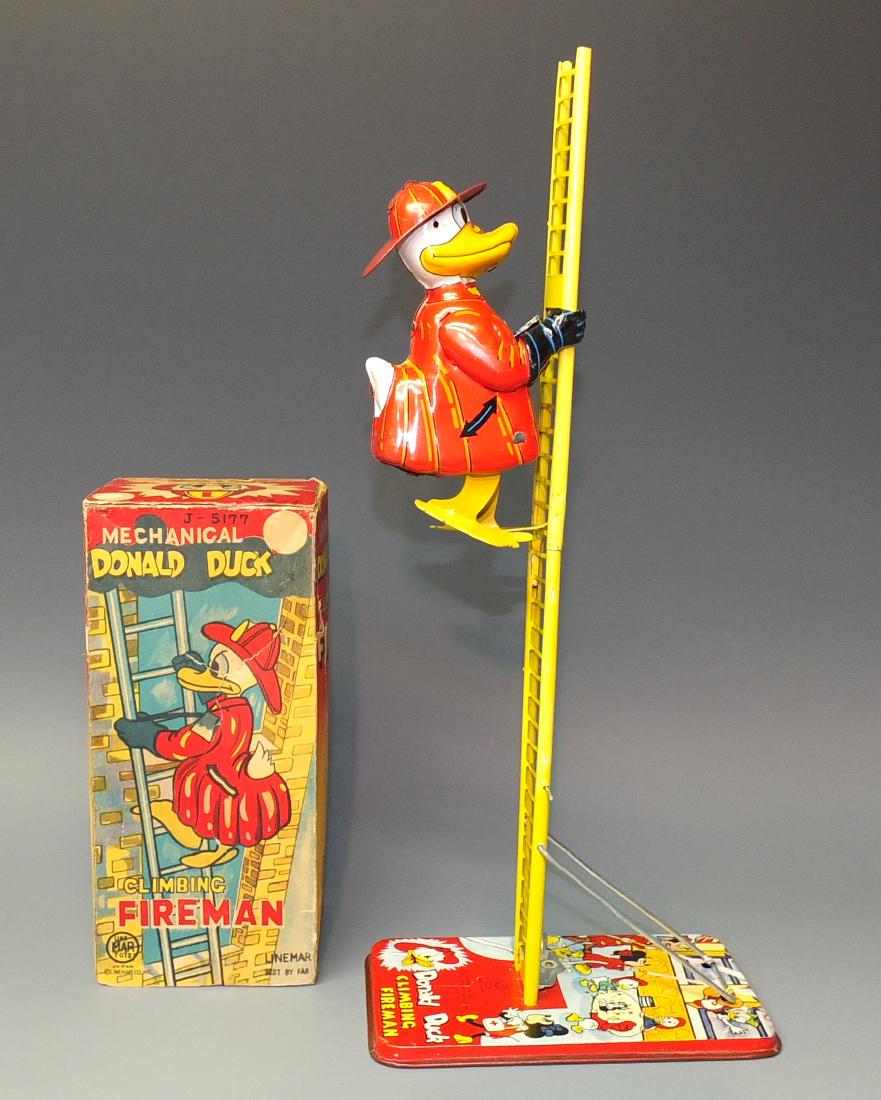 LINEMAR DONALD DUCK CLIMBING FIREMAN & BOX (1 of 8)