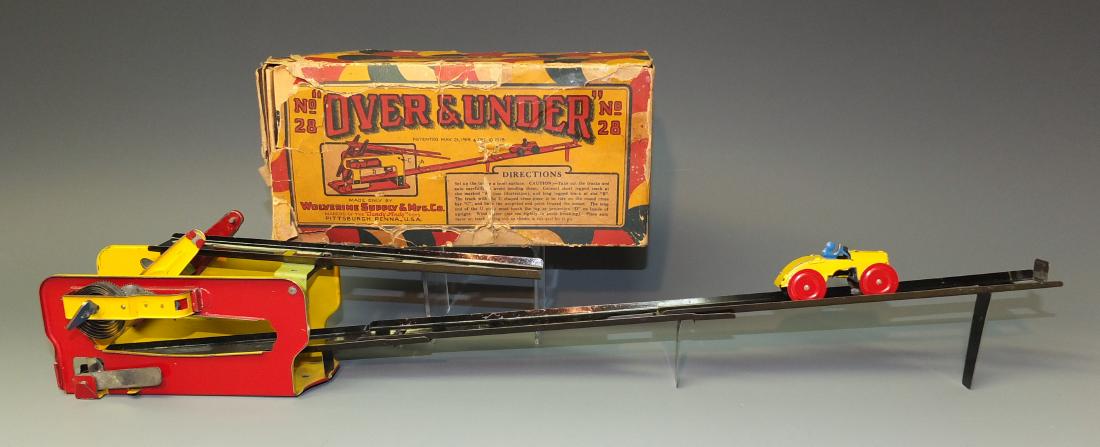 WOLVERINE OVER & UNDER TIN WINDUP & BOX (1 of 11)