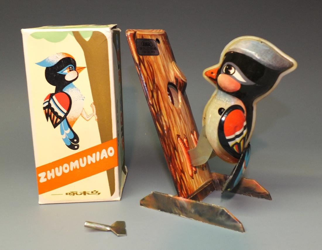 TIN WINDUP WOODPECKER & BOX: Detailed Tin Litho Mechanical Woodpecker Toy in the Original Box. 1960's 7" H