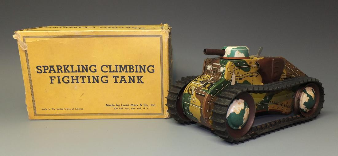 MARX E12 SPARKLING CLIMBING FIGHTING TANK & BOX (1 of 10)
