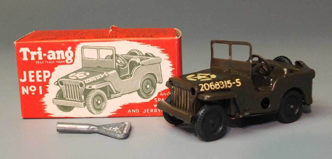 TRI-ANG MINIC TIN WINDUP JEEP #1 & BOX (1 of 6)