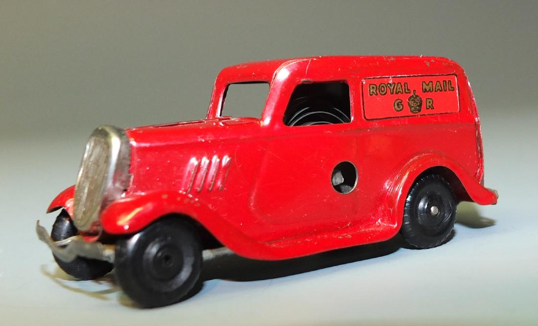 TRI-ANG MINIC FORD POST OFFICE VAN 3M (1 of 8)