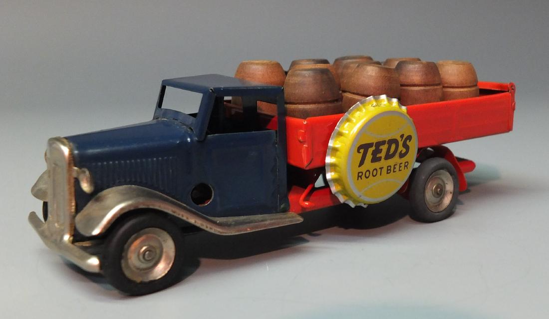TRI-ANG MINIC TEDS ROOT BEER TIP LORRY TRUCK (1 of 9)