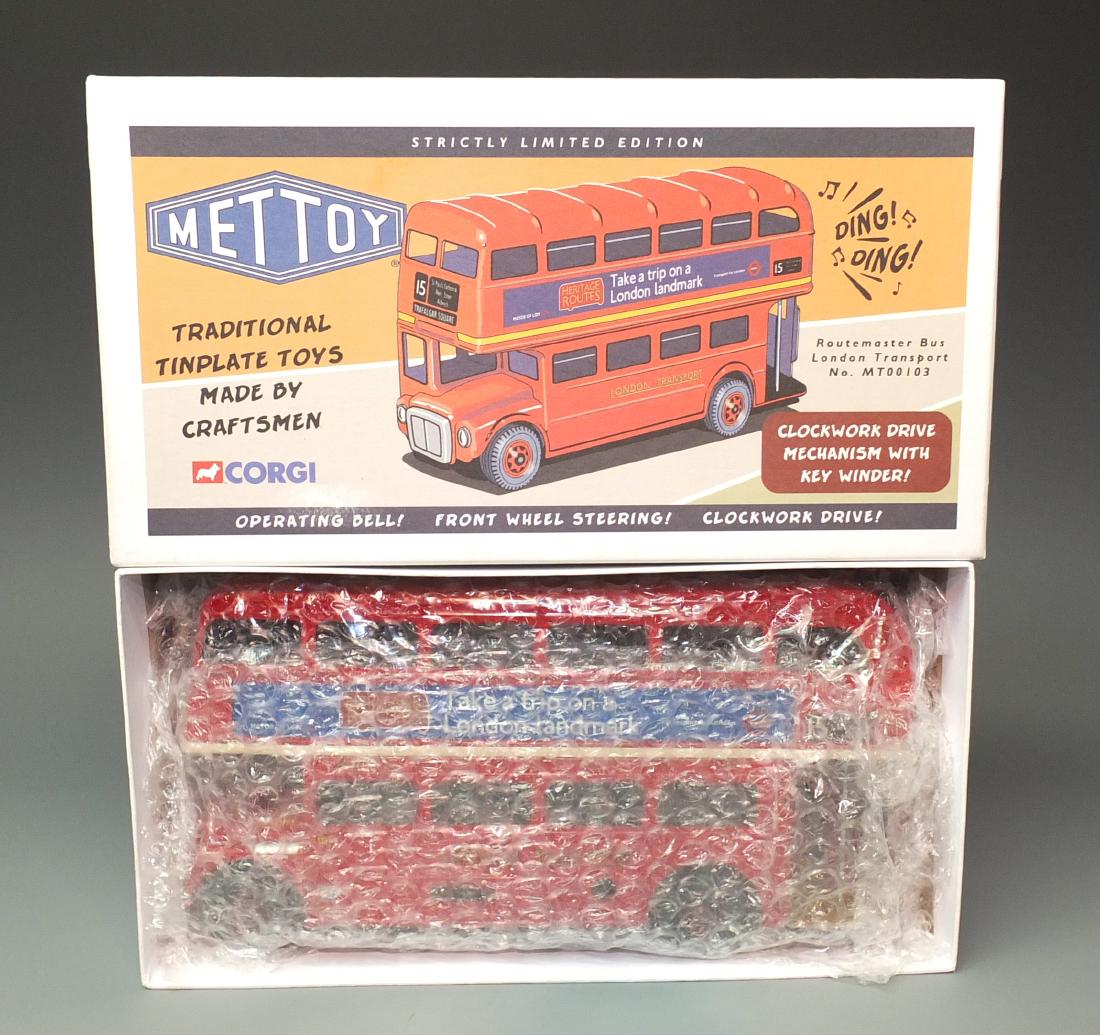 MET TOY CORGI LONDON ROUTEMASTER BUS & BOX (1 of 5)