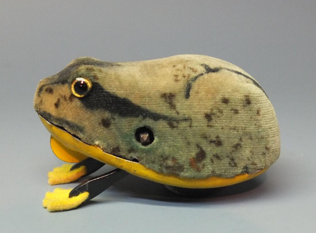 SCHUCO GERMAN 715 FLIPO WINDUP FROG (1 of 4)