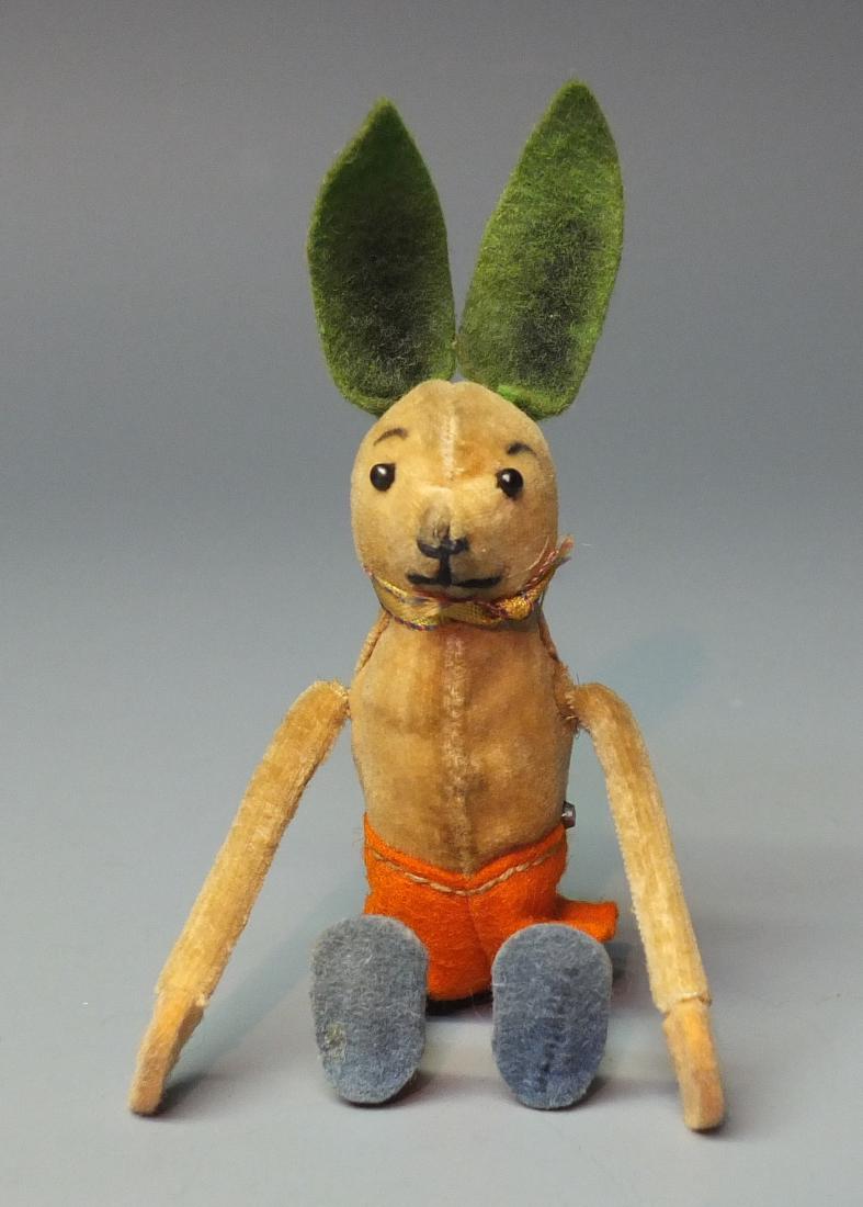 SCHUCO GERMAN 884 TURN TUMBLING RABBIT TIN WINDUP (1 of 4)