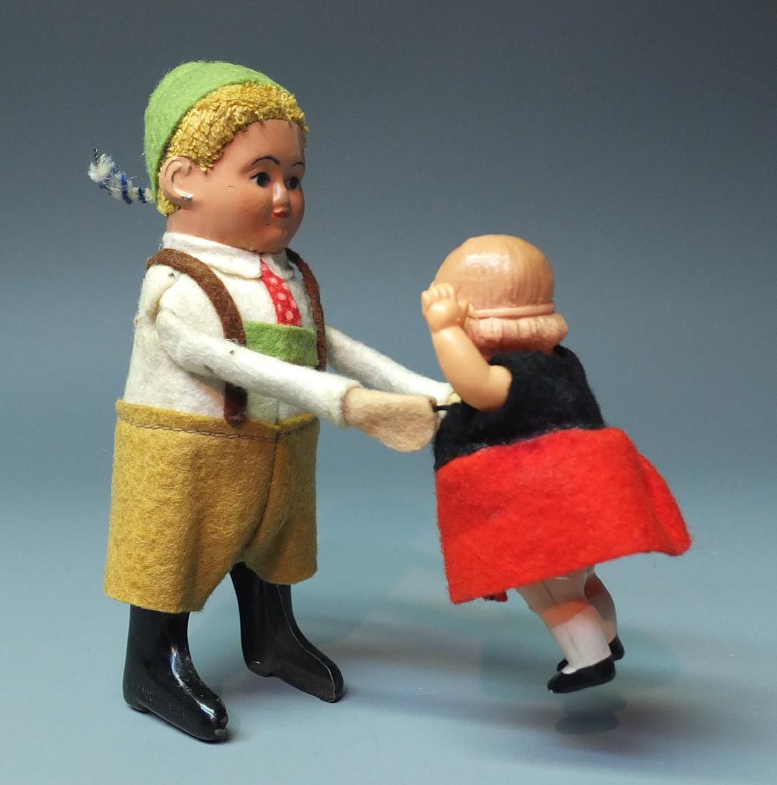 SCHUCO GERMAN 973 TYROLIAN DANCING COUPLE  TIN WINDUP (1 of 5)