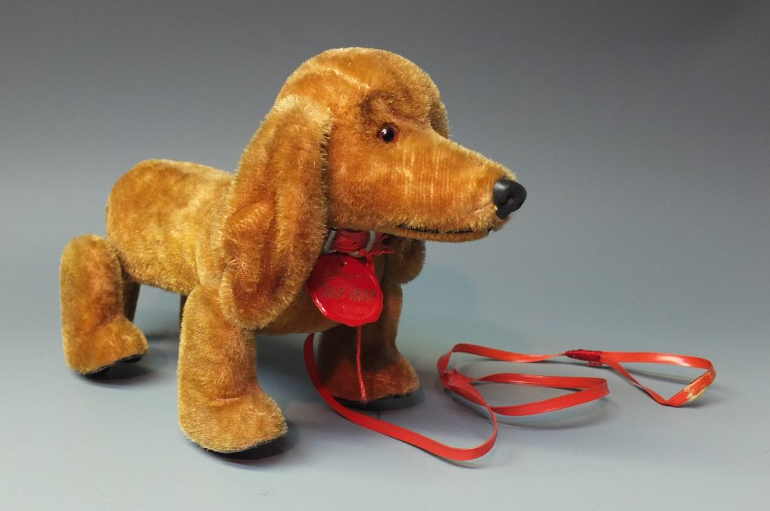 SCHUCO GERMAN 7220 TRIP TRAP DACHSHUND DOG (1 of 7)