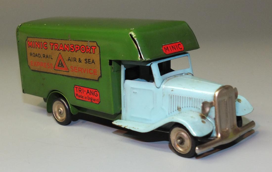 TRI-ANG MINIC TIN LUTON TRANSPORT VAN 24M (1 of 7)
