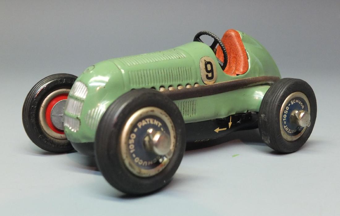 SCHUCO GERMAN 1050 STUDIO WIND UP MERCEDES RACE CAR (1 of 7)