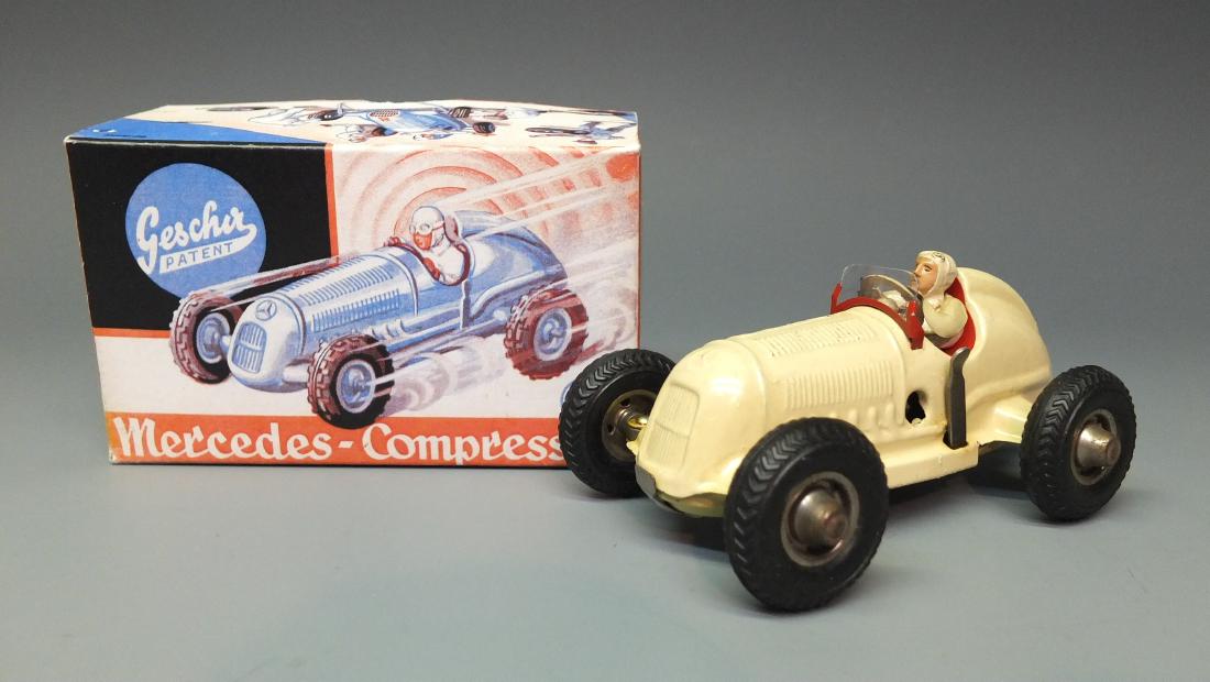 GESCHA GERMAN TIN WIND UP MERCEDES COMPRESSOR RACE CAR (1 of 8)