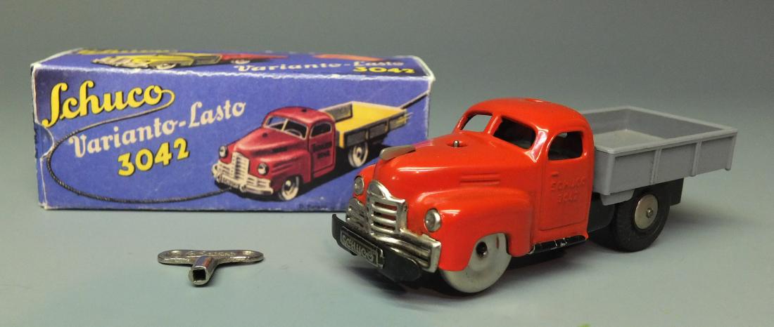 SCHUCO GERMAN 3042 VARIANTO LASTO WIND UP TRUCK & BOX (1 of 7)