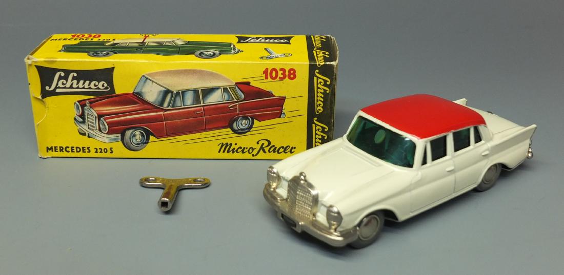 SCHUCO GERMAN 1038 MERCEDES 220 S WIND UP MICRO RACER & (1 of 9)