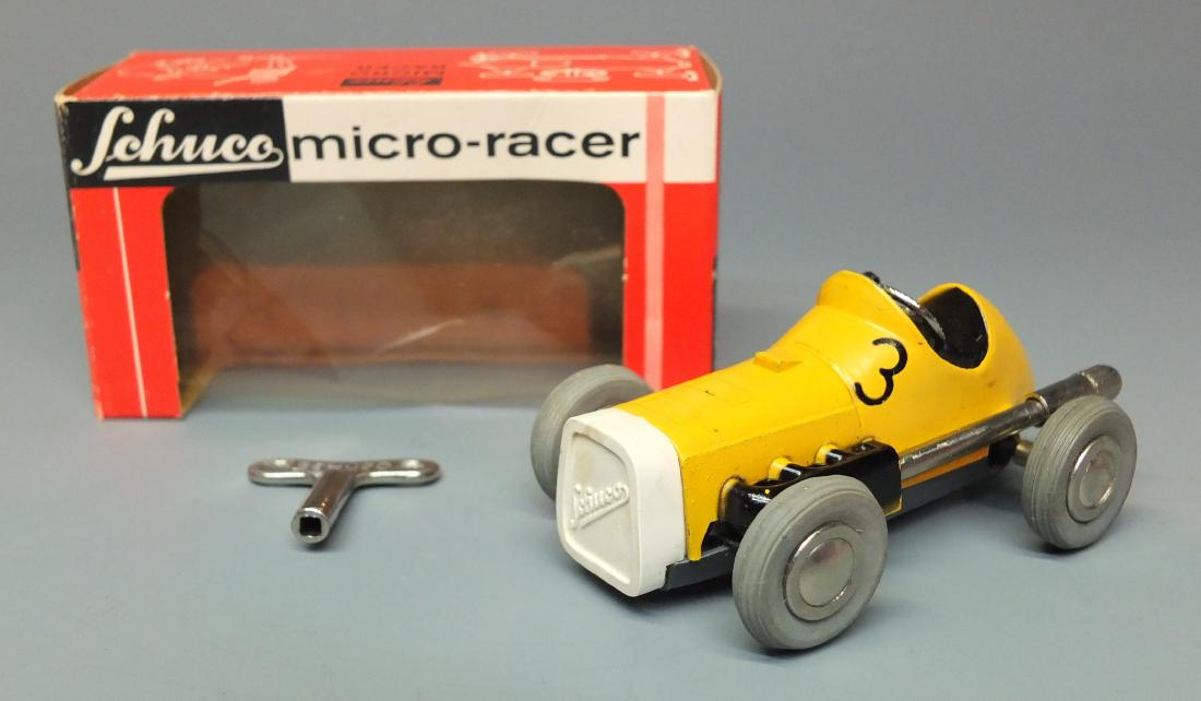 SCHUCO GERMAN 1041 MIDGET WIND UP MICRO RACER & BOX (1 of 8)